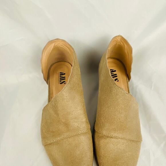 AMS Glory Faux Suede Beige D'Orsay Bootie Scalloped Trim Size 6 - Picture 4 of 7